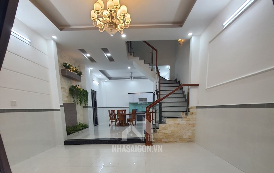 Bán nhà góc hai mặt tiền đường 11 Trường Thọ Thủ Đức TPHCM,LH 0909428959